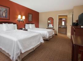 Days Inn & Suites by Wyndham Tyler，位于泰勒的酒店