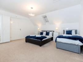 Spacious 3-Bed Home – Family Contractor Friendly，位于Coxhoe的酒店