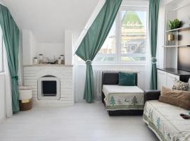 The View - Apartament Ultracentral, spatios - Bea-ti cafeaua la inaltime, in timp ce admiri Craiova de sus，位于克拉约瓦的酒店