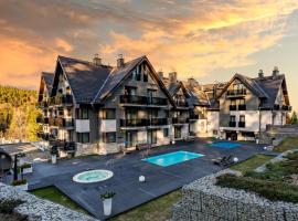 Czarny Kamień Resort & SPA，位于斯克拉斯卡波伦巴的带泳池的酒店