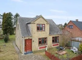 Spacious Villa Near Lalandia Beach