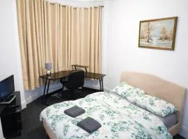 Cozy & Stylish Private Room with Fast WiFi