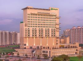Holiday Inn Gurugram Sector 90 by IHG，位于古尔冈的酒店