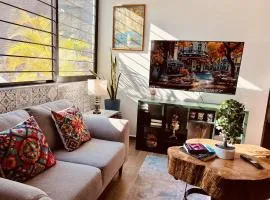 Private Patio, Peaceful and Centric