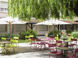 南希中心火车站宜必思尚品酒店，位于南希的酒店