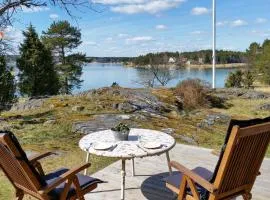Gorgeous Home In Vikbolandet With Wifi