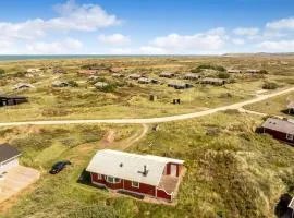 Lovely Holiday Home With A Large Terrace And Outdoor Hot Tub, 500 Meters From The North Sea