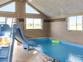 Villavilla 447 - R&aring;bylille Strand, Lollandfalster，位于斯泰厄的带泳池的酒店