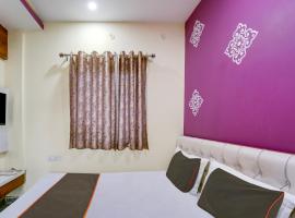 Collection O Gitanjali & Restaurant，位于Naini的酒店