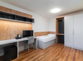 奥扎察尼酒店，位于日恰尼的酒店