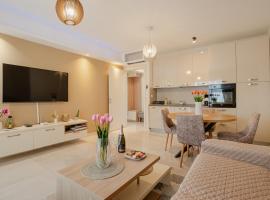 Ralux apartman Tivat，位于蒂瓦特的酒店