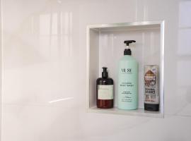 Cozy central studio on the high street，位于萨顿的酒店