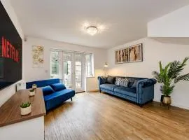 Modern 2 Bedroom House in Cheshunt