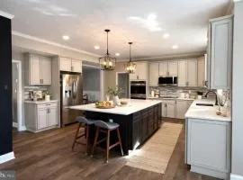 Spacious 6Bed Woodland Retreat with Movie Room & Deck