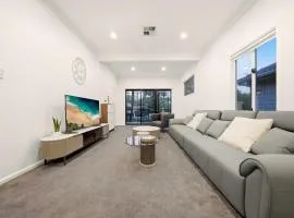 Family 3BR Home Getaway in Oyster Bay