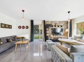 Maison moderne 4 adultes - 2 enfants - 180 m2