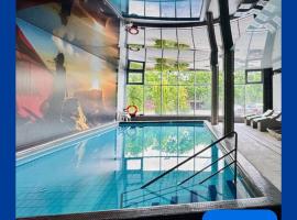 格丁尼亚法尔图姆商务酒店，位于露米雅的酒店