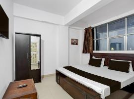 Hotel O Point Co2 Resto& Lodge，位于Rewa的酒店