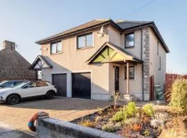 Spacious 3 Bedroom Retreat for up to 6