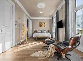 Art Apartments