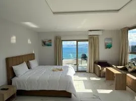 Golden Bay Hotel