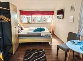 Gemütliches Zimmer mit eigenem Bad und Blick ins Grüne