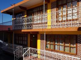 Very cute and spacious complete house with a fireplace!，位于Teziutlán的酒店