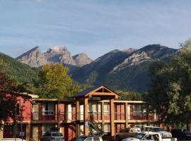 EasyStay Inn & Suites Fernie，位于弗尼的酒店