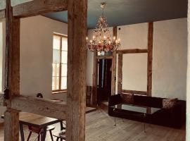 Der Pfeil - Gutshaus Bückling，位于Rambin的酒店