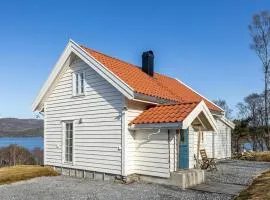 Beach Front Home In Vikebygd With Wifi