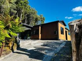 The Cozy Cottage-With elevated views