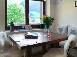 Bergromantik Ferienwohnung Nesterl mit eigener Sauna und Bergblick