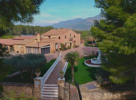 The Pines Hotel，位于库利亚的酒店