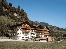 水晶酒店，位于格罗萨尔的酒店