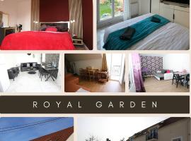 Royal Garden Residence，位于勒布尔热的酒店