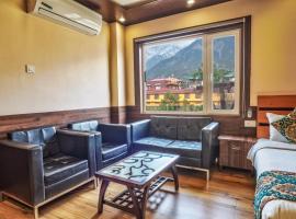 Hotel Buddha House Himalayan Brothers，位于达兰萨拉的酒店