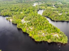 Långasjönäs Camping & Stugby，位于卡尔斯港的酒店