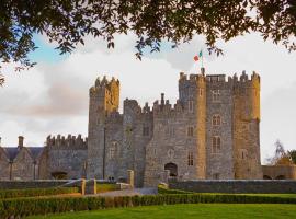 Kilkea Castle，位于Kilkea的酒店