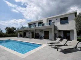 Pnoes Suites Apartments