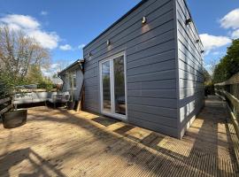 Nieuw Luxe Chalet in Bos met Veel Privacy & Rust!，位于巴勒纳绍的酒店
