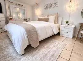 Private Guest Suite Near Hard Rock, Airport & Cruise Port