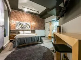 La Suite Hotel