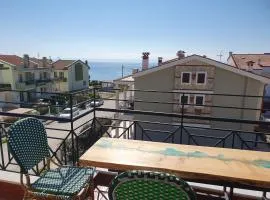 Teo`s Seaview Specious Apartment, Nikiti near Harbor