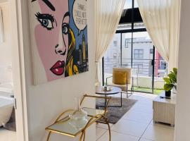 Dainfern Luxury Penthouse，位于佛维斯的酒店