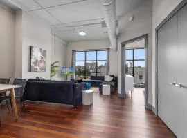 Luxury Apartment W City Views - Leonard Building