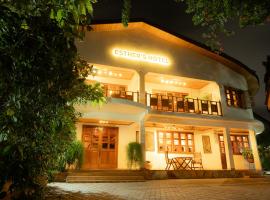 Esther's Hotel，位于阿克拉的酒店