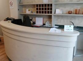 斯莱克特酒店，位于蒙特奇奥艾米利亚的酒店