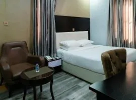 Londonian Hotel and Suites