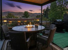 Lakeside luxury with hot tub and pool，位于奇兰的酒店
