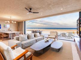 Beachfront Villa 10 Guests，位于La Ribera的酒店